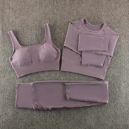 Get Fit with our Must-Have Seamless Yoga Set - Perfect for Any Workout!