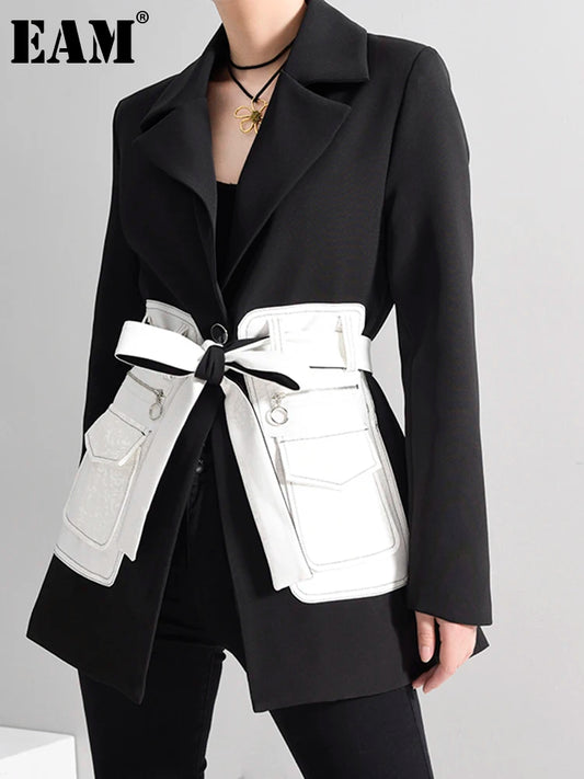 Upgrade Your Wardrobe with Our Chic Black Blazer - Perfect for Any Occasion!