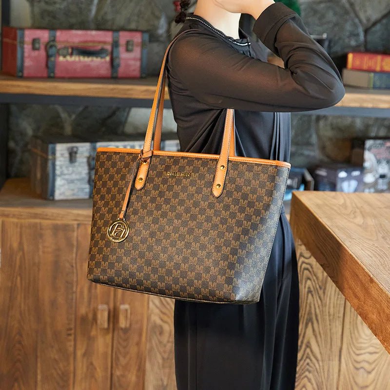 Senior Sense Luxury Female Bag 2023 New Fashion Handbag One Shoulder Omnibus Large Capacity Leisure Commuting Tote Bag - LESSANA
