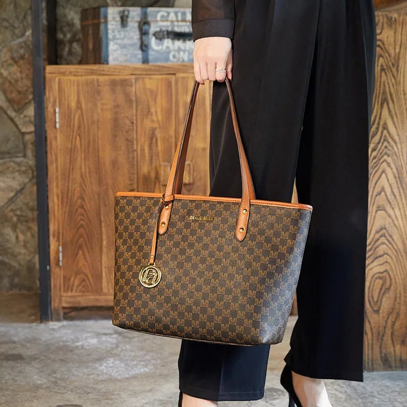 Senior Sense Luxury Female Bag 2023 New Fashion Handbag One Shoulder Omnibus Large Capacity Leisure Commuting Tote Bag - LESSANA